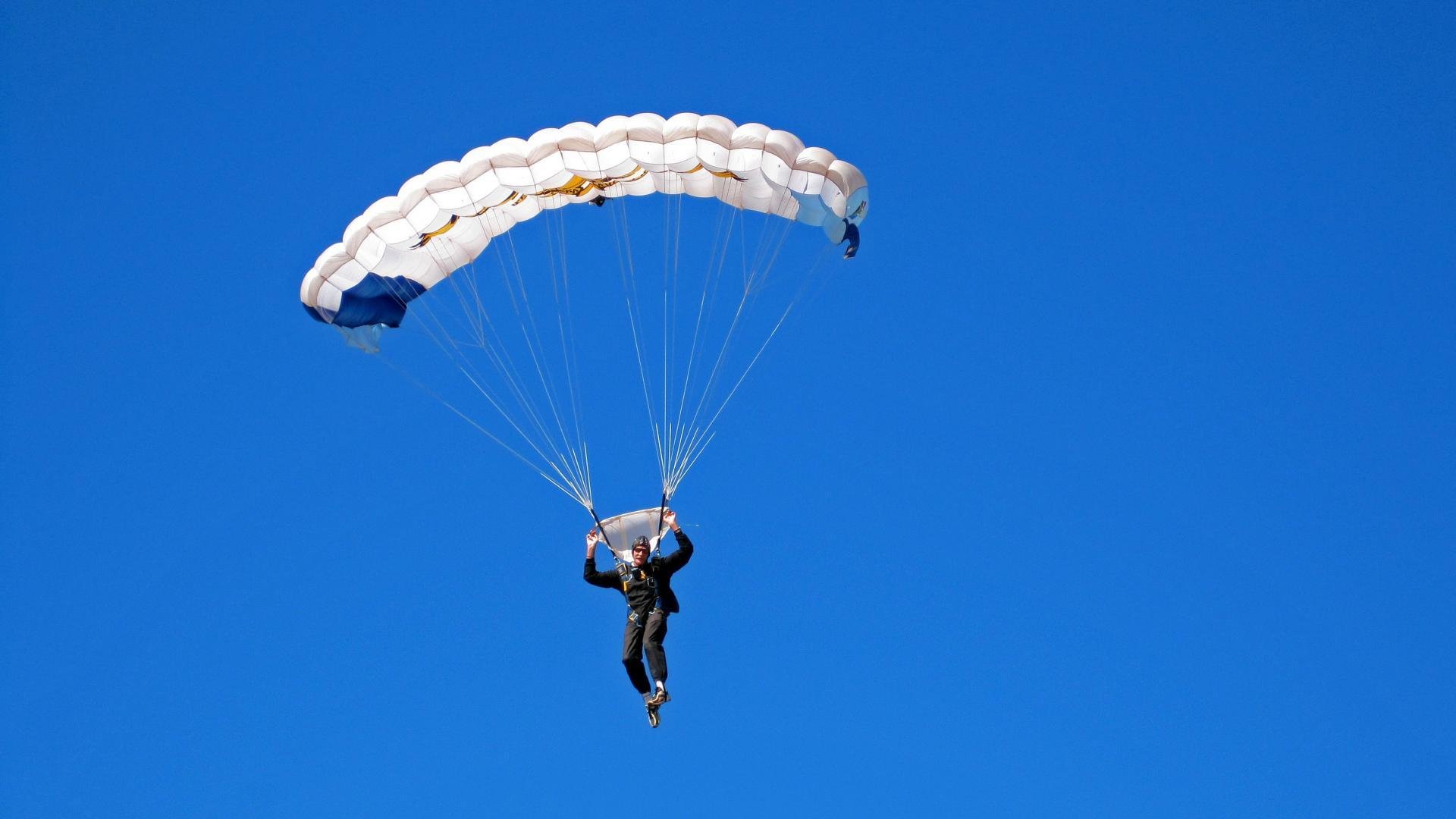 杨瀚森采访坦言：常规赛感觉自己很渺小，杨瀚森 篮球